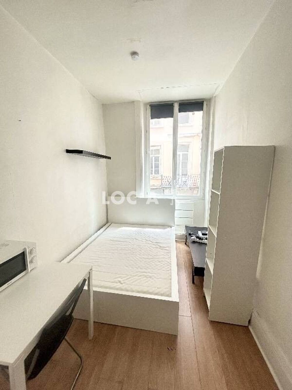 690€ CC A SAISIR!! GUILLOTIERE studio meublé ttes charge....