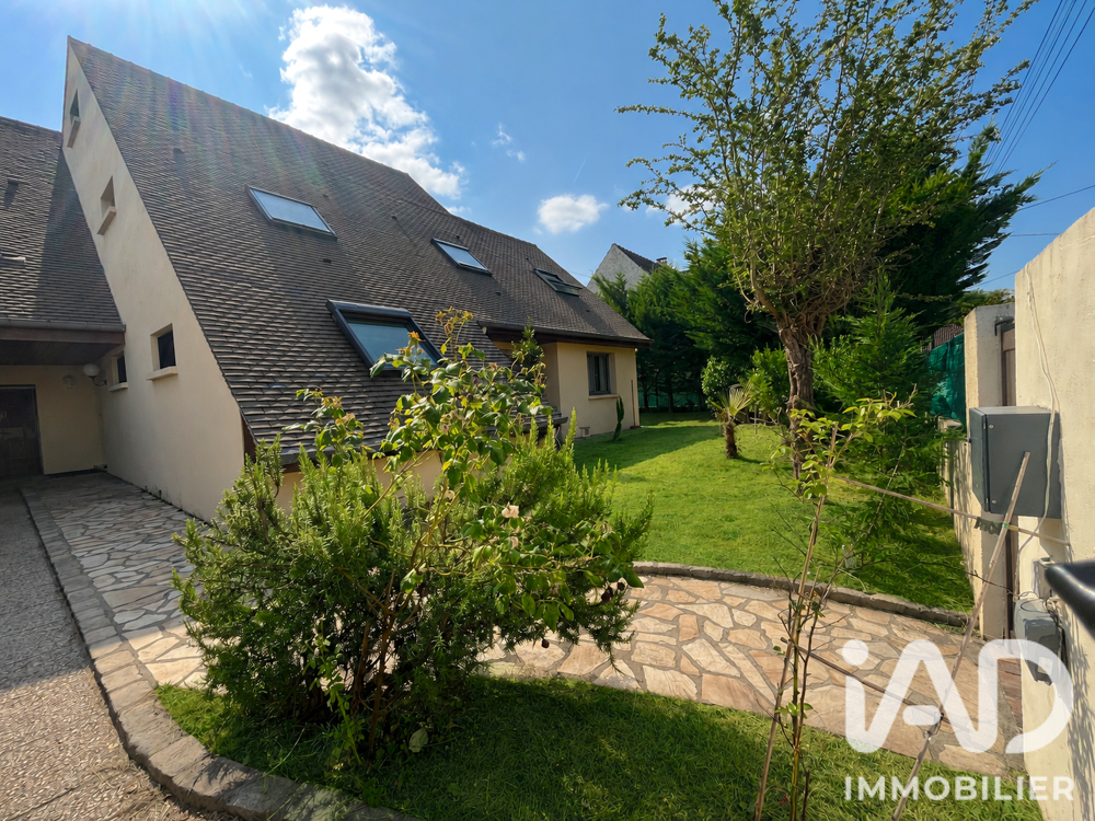Maison 9 pièces 250 m² · à Sainte-Geneviève-des-Bois · 250 m² · 640 000 €