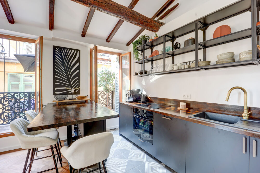 Vieux-Nice - 82 m², 3 pièces, 4e étage