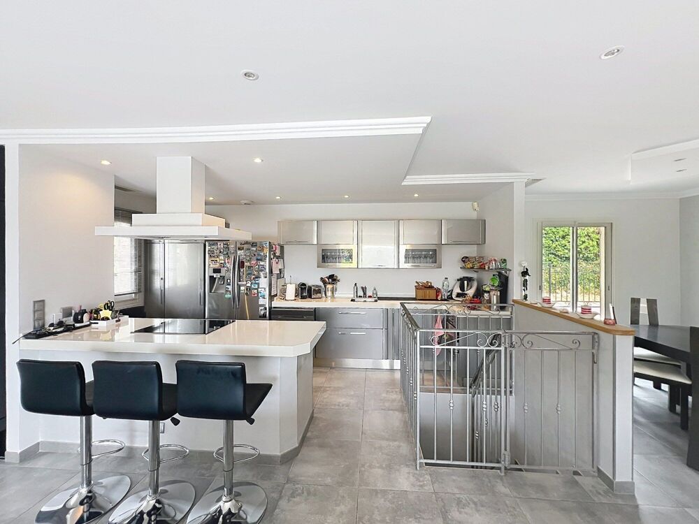 Vente Maison Vence - Sainte-Colombe : villa plain-pied, piscine et vue Vence