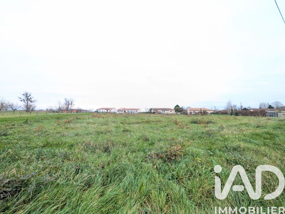 Vente Terrain Vente Terrain à bâtir 2 393 m&sup2; Leignes-sur-fontaine