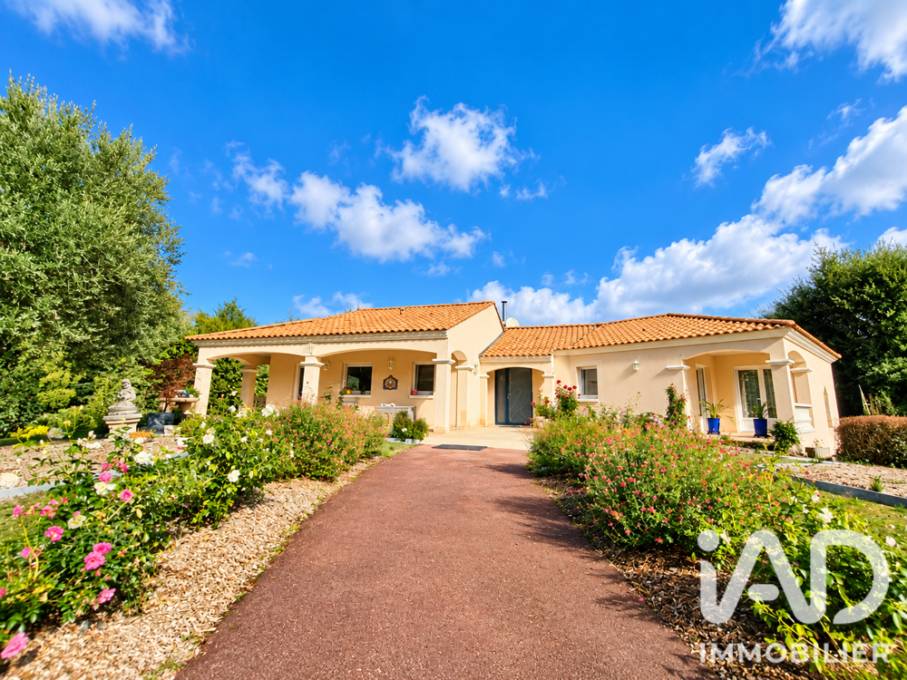 Vente Maison Vente Maison/villa 9 pièces Saint-avaugourd-des-landes