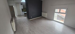  Appartement à louer 4 pièces 81 m²