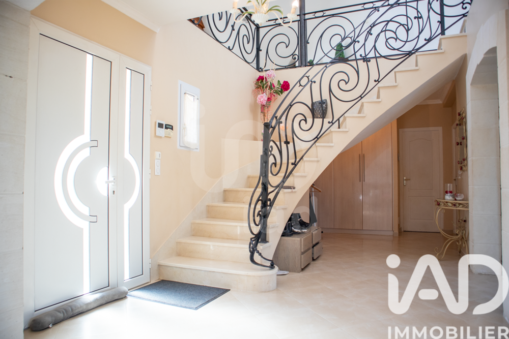 Vente Maison Vente Maison/villa 8 pièces Férolles-attilly