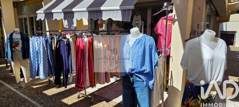 Vente Habillement, Textile 44 m&sup2; 32000 30240 Le grau du roi