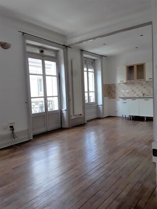  Appartement à louer 3 pièces 70 m²