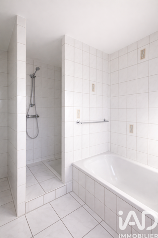  Appartement à louer 3 pièces 79 m²