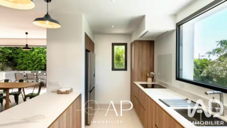  Maison à louer 7 pièces 182 m²