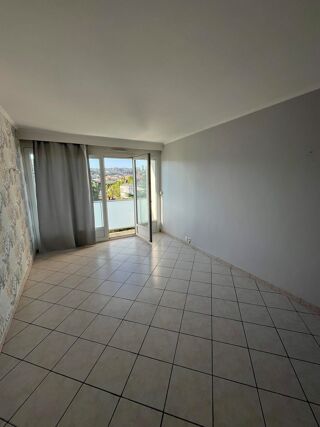  Appartement à louer 3 pièces 70 m²