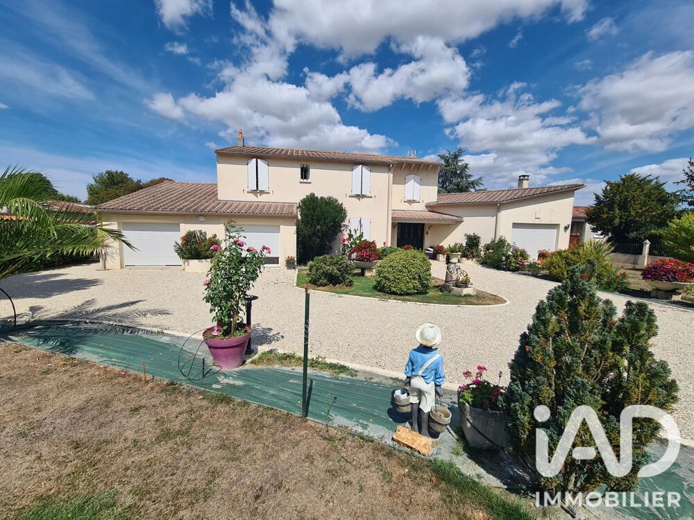 Vente Maison Vente Maison traditionnelle 10 pièces Saint-porchaire