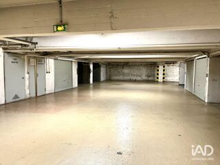  Parking / Garage à louer 11 m²