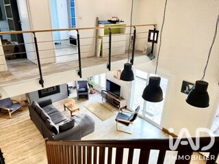  Maison à louer 7 pièces 235 m²