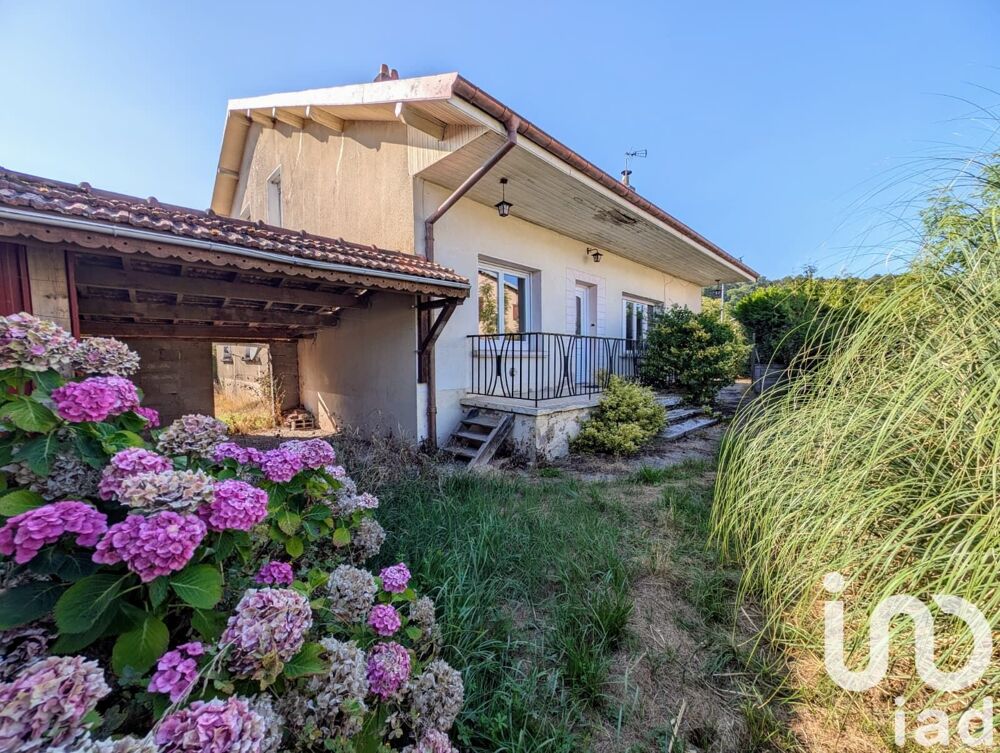 Maison 9 pièces 179 m² · à Relanges · 179 m² · 132 000 €