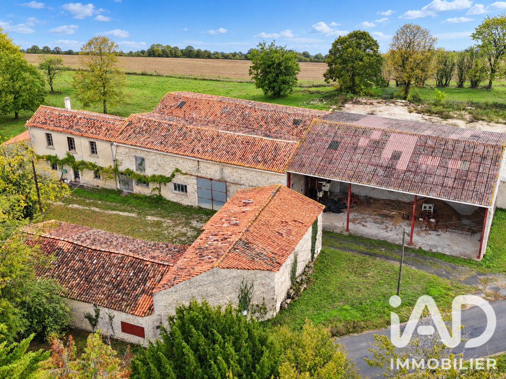 Vente Maison Vente Maison/villa 8 pièces Magnac-lavalette-villars