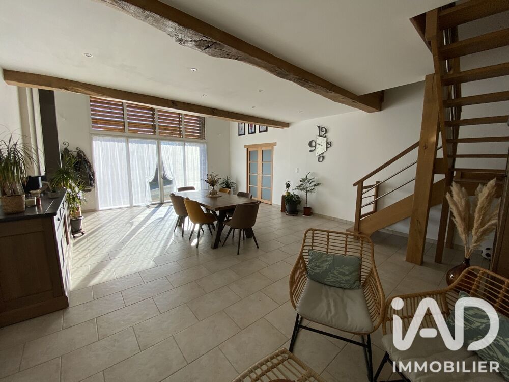 Vente Maison Vente Maison de village 8 pièces Rochetrejoux