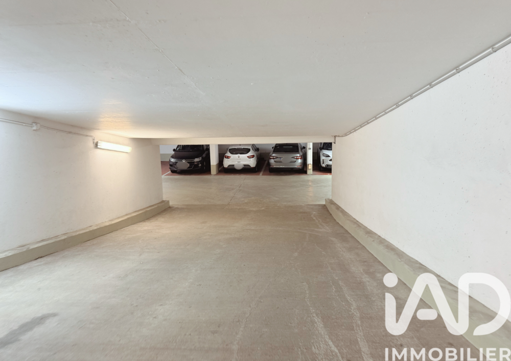 Vente Parking/Garage Vente Parking 12 m&sup2; Paris 11