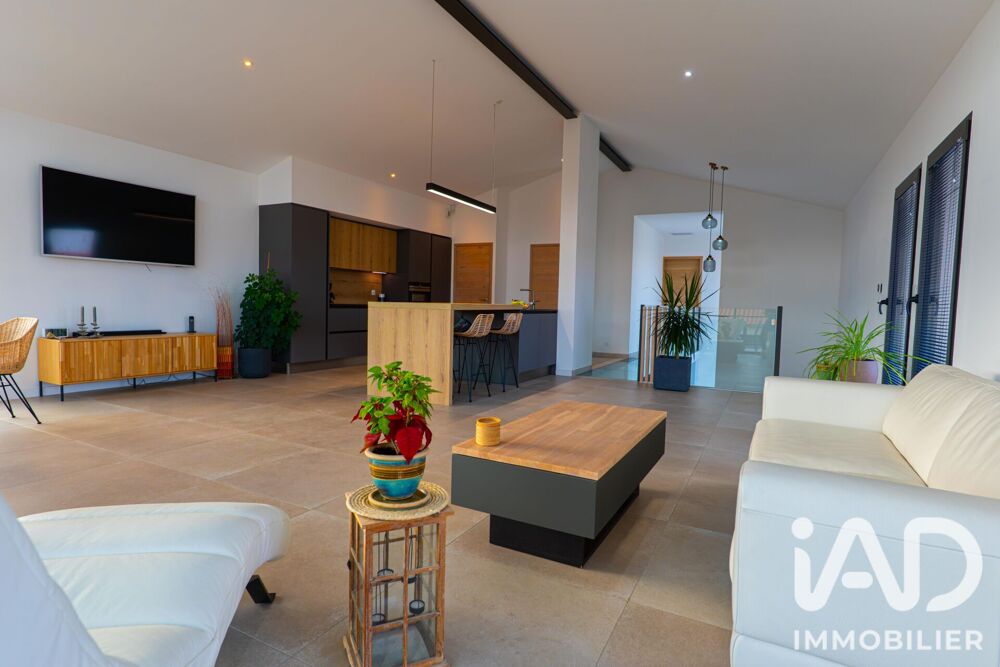 Vente Maison Vente Maison/villa 6 pièces Sainte-colombe-de-la-commanderie
