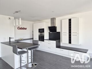 Appartement à louer 3 pièces 82 m²