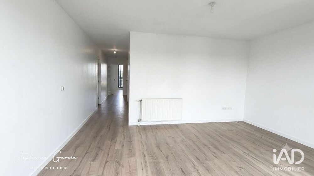 location Appartement - 3 pièce(s) - 72 m² Livry-Gargan (93190)