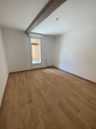  Appartement à louer 4 pièces 80 m²