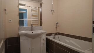  Appartement à louer 3 pièces 60 m²
