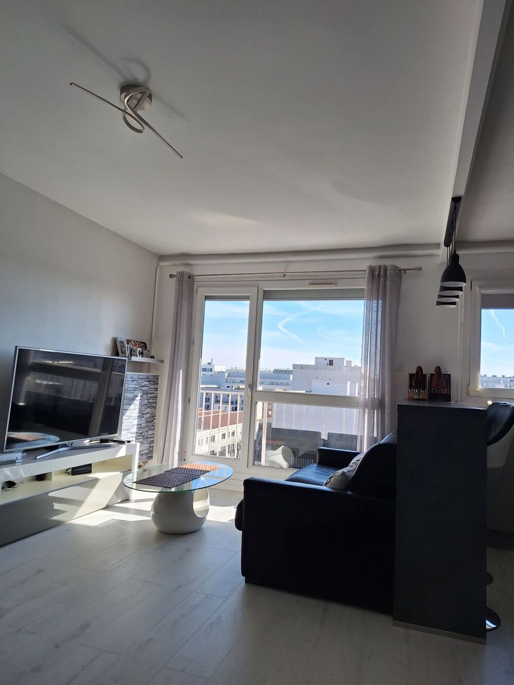 Vente Appartement 2P lumineux avec balcon, parking et vue dégagée dernier au étage Malakoff