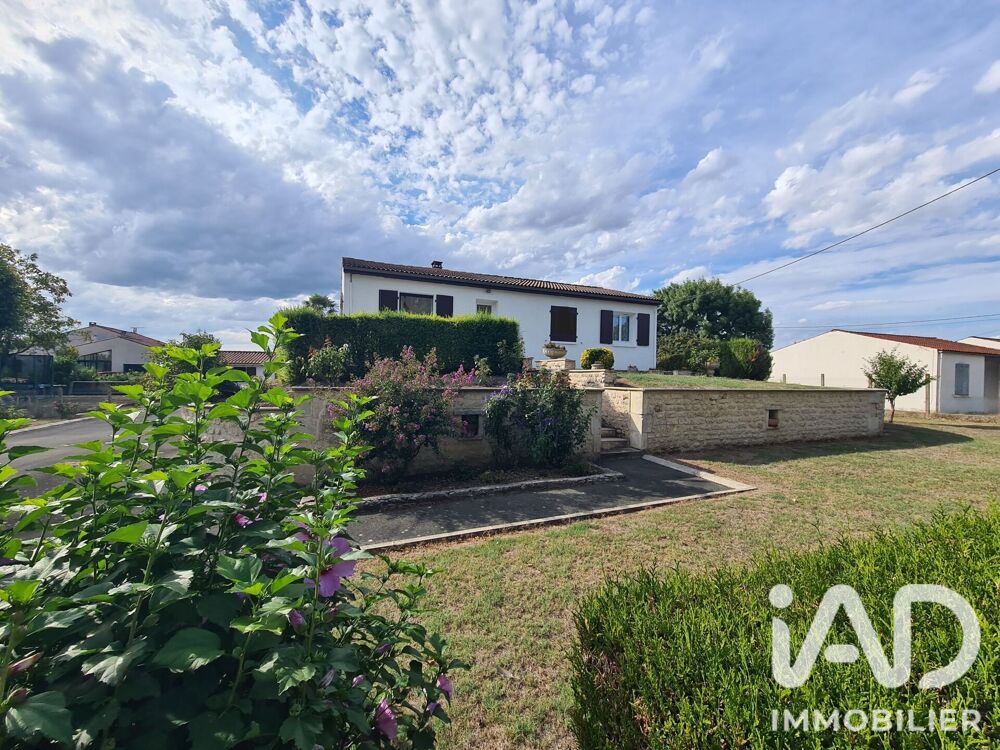 Vente Maison Vente Maison traditionnelle 6 pièces Saint-georges-des-coteaux