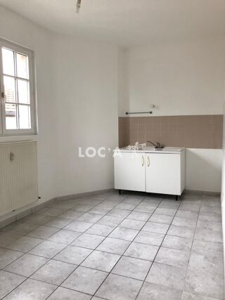  Appartement à louer 4 pièces 85 m²