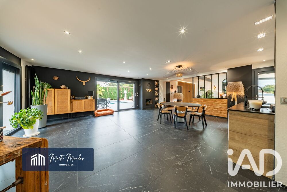 à vendre  Maison Saint-Marcellin-en-Forez (42680)