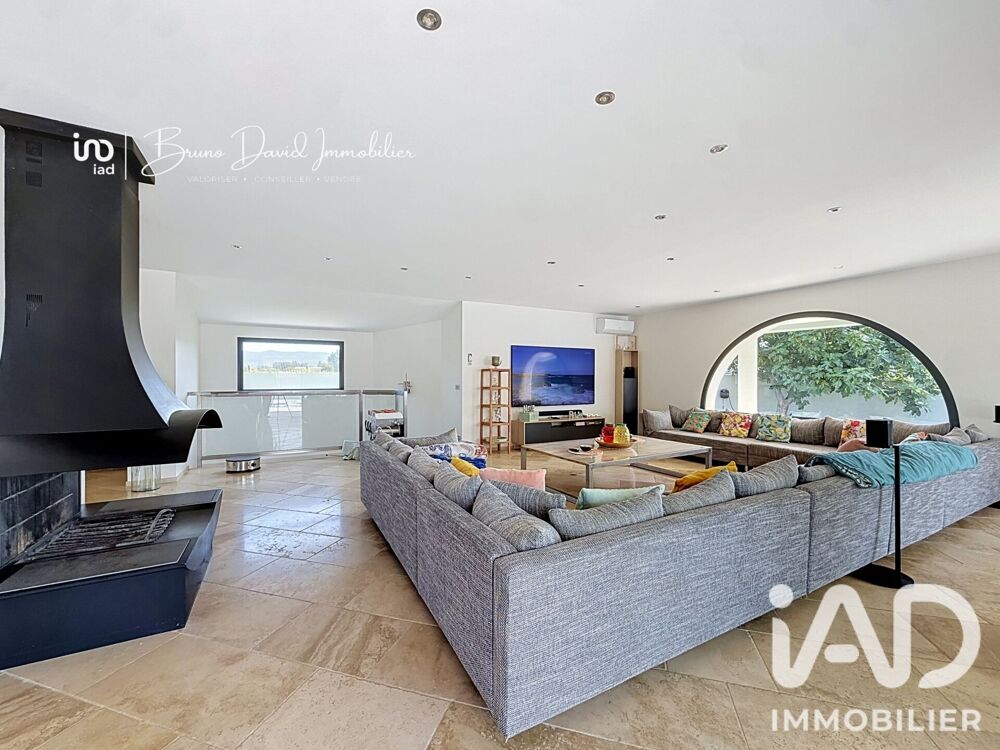 vente Maison - 9 pièce(s) - 318 m² Pierrefeu-du-Var (83390)