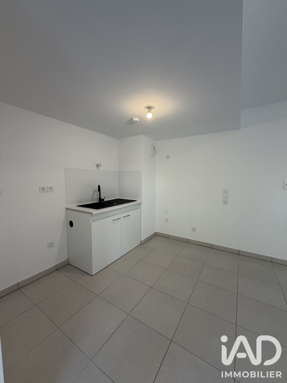 location Appartement - 2 pièce(s) - 37 m² Pélissanne (13330)