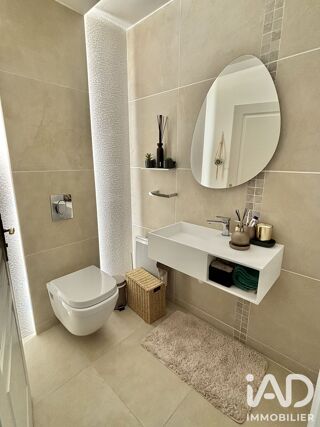  Maison à louer 8 pièces 148 m²