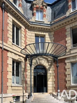  Appartement à louer 4 pièces 109 m²