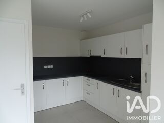  Appartement à louer 4 pièces 79 m²