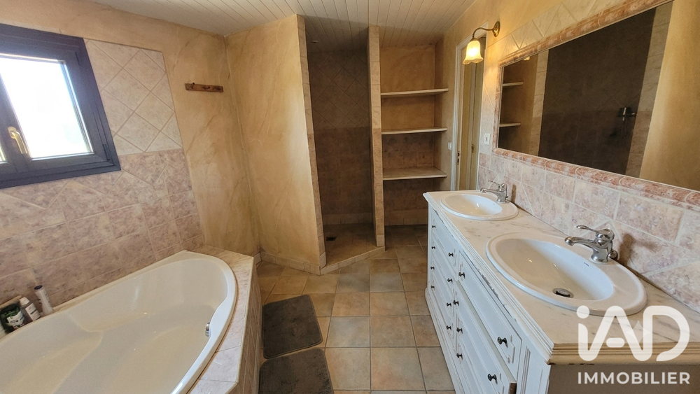 à vendre  Maison Ménerbes (84560)