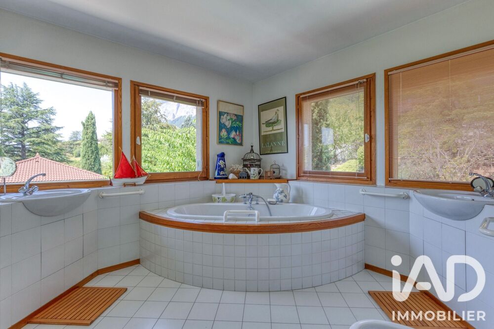 à vendre  Maison Saint-Ismier (38330)