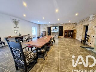  Maison à vendre 15 + pièces 771 m²