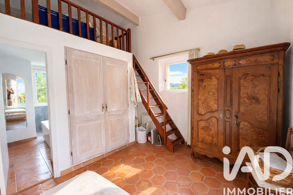 � vendre  Maison Saint-Rapha�l (83700)