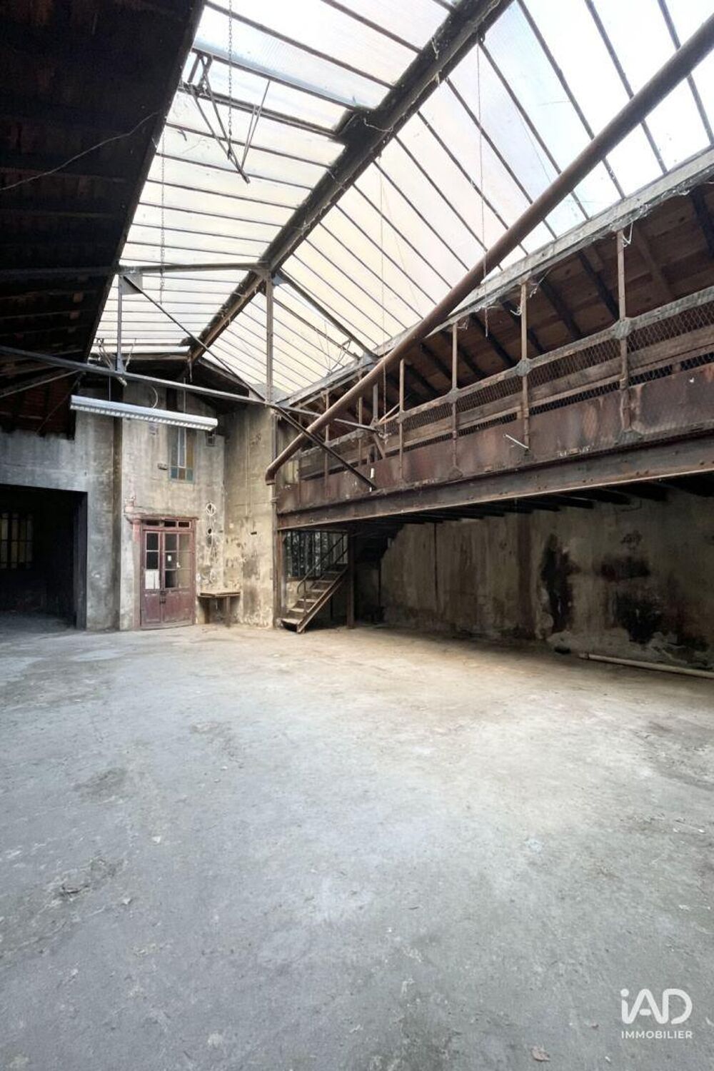   Vente Local d'activités 161 m&sup2; 