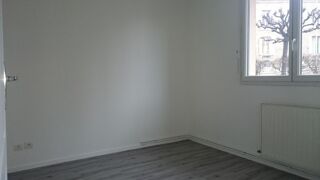  Appartement à louer 4 pièces 75 m²