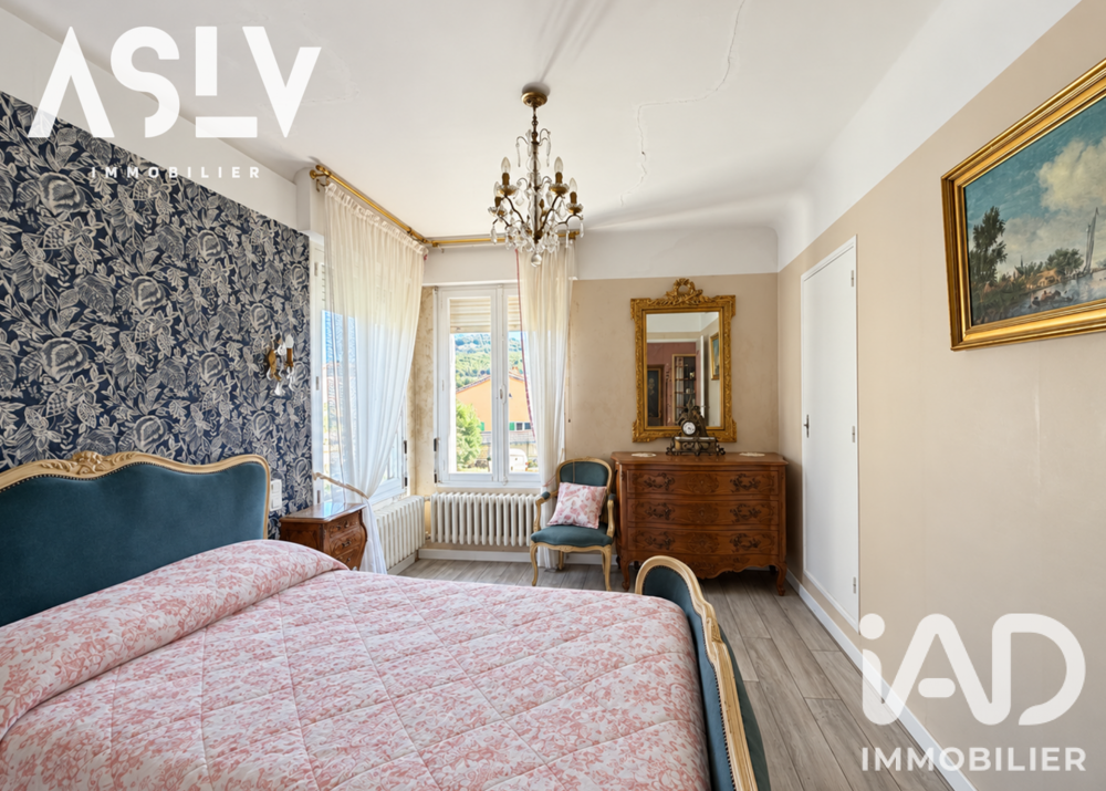 Vente Maison Vente Maison traditionnelle 7 pièces Six-fours-les-plages