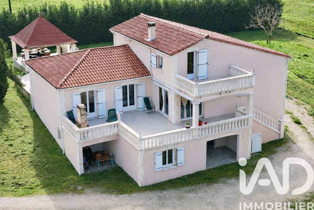 Vente Maison Vente Maison/villa 7 pièces Mosnac