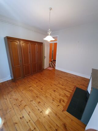  Appartement à louer 3 pièces 74 m²