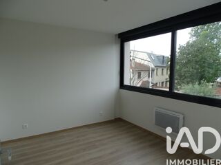 Appartement à louer 4 pièces 81 m²