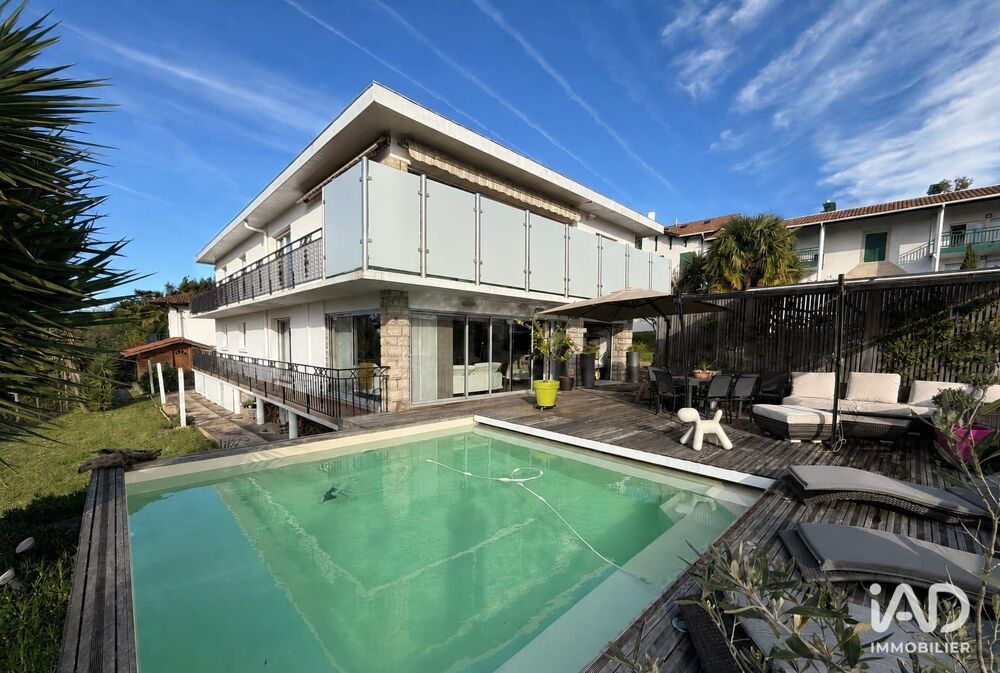à vendre  Appartement Saint-Pierre-d'Irube (64990)