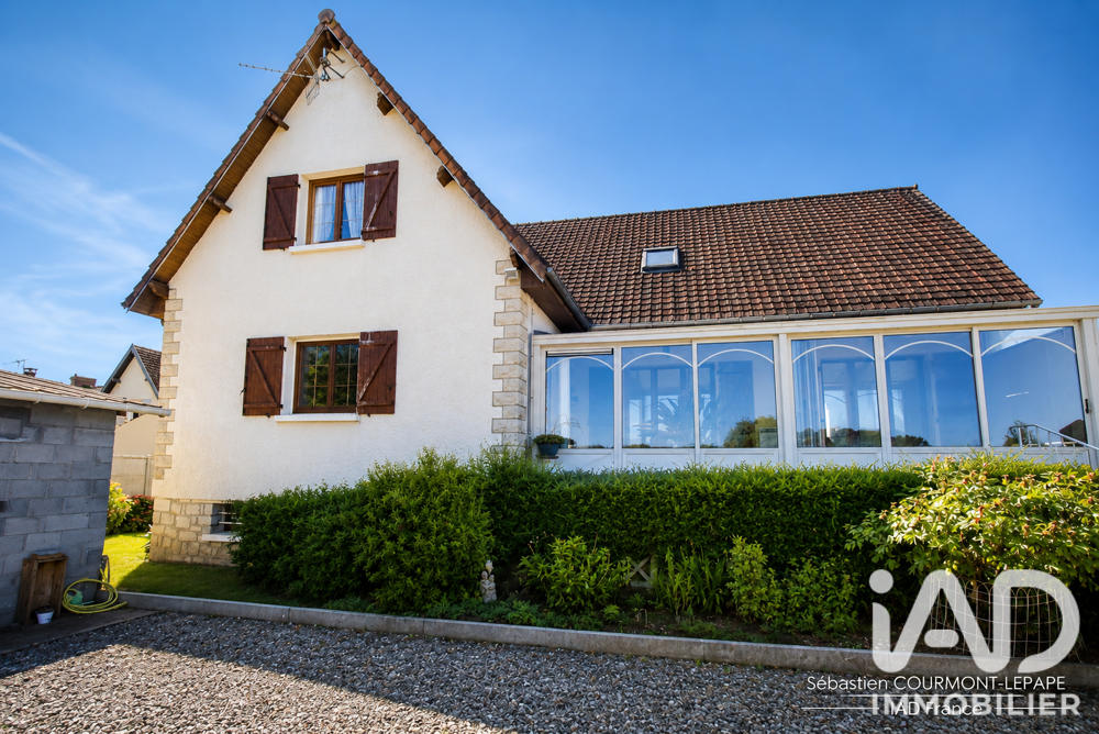 vente Maison - 9 pièce(s) - 169 m² Lachapelle-Saint-Pierre (60730)