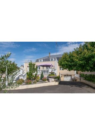  Maison à vendre 10 pièces 367 m²