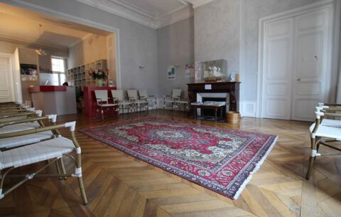   Bureaux 170 m² 950 euros hors charges Hôtel Particulier XVIIIème 