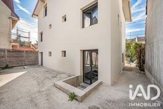  Maison à vendre 10 pièces 214 m²