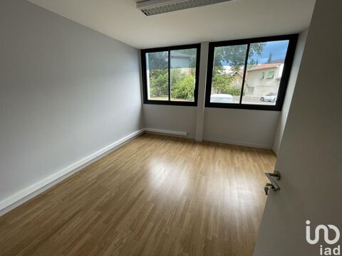   Location Local d'activités 65 m&sup2; 